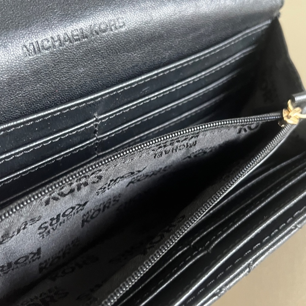 Michael Kors Quilted Black Wallet - Picture 4 of 15